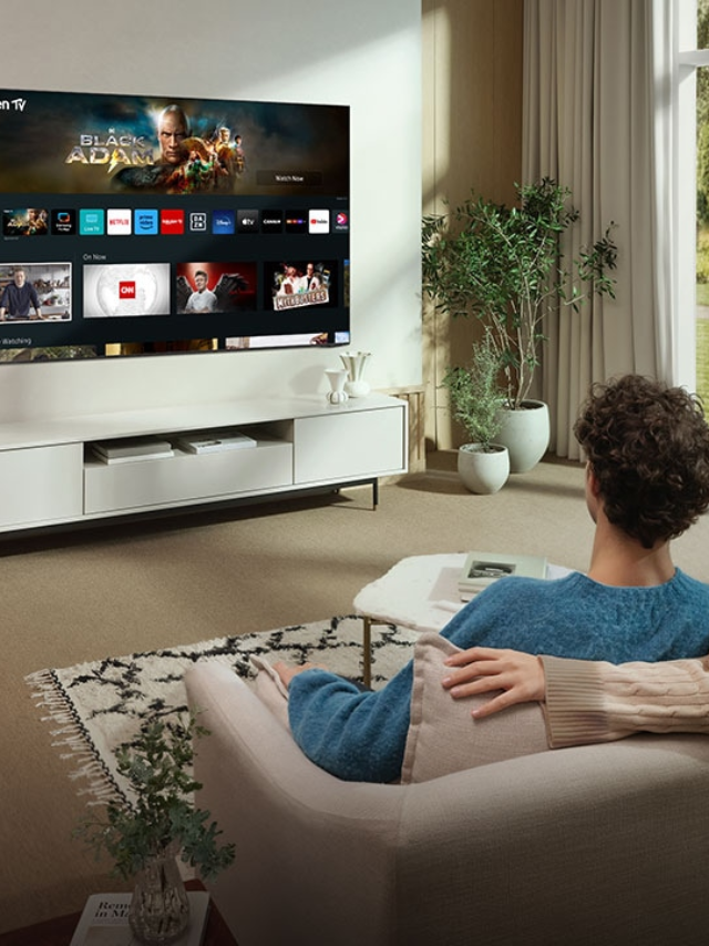 आधी से कम कीमत पर अपना बना लें 55 इंच वाला Smart TV, शोरूम के बाहर लग रही लंबी लाइनें