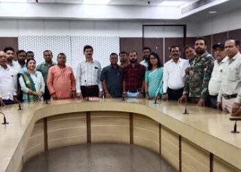 CG NEWS : मोदी की गारंटी लागू करने संचालनालय कर्मचारी संघ ने इंद्रावती भवन में किया सांकेतिक प्रदर्शन…