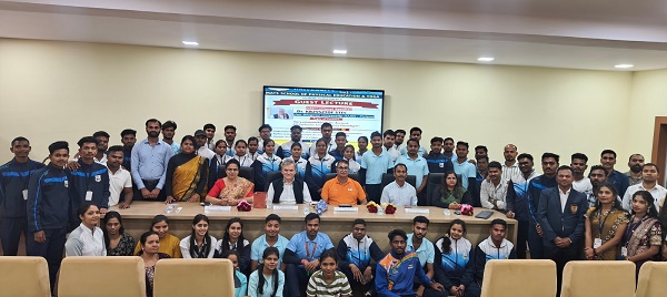 MATS University में अंतरराष्ट्रीय व्याख्यान, सूर्यनमस्कार को बताया आधुनिक क्रॉस-फिटनेस का वैज्ञानिक आधार