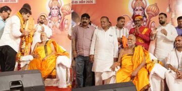 RAIPUR NEWS : नर्मदाकुंड धाम में आस्था और परंपरा का अद्भुत संगम, उपमुख्यमंत्री विजय शर्मा व मंत्री खुशवंत साहब ने चक्रवर्ती सम्राट अर्जुन दास जी महाराज से लिया आशीर्वाद